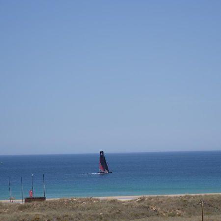 Cozy Apartment With Sea View Over Meia Praia ลากอส ภายนอก รูปภาพ