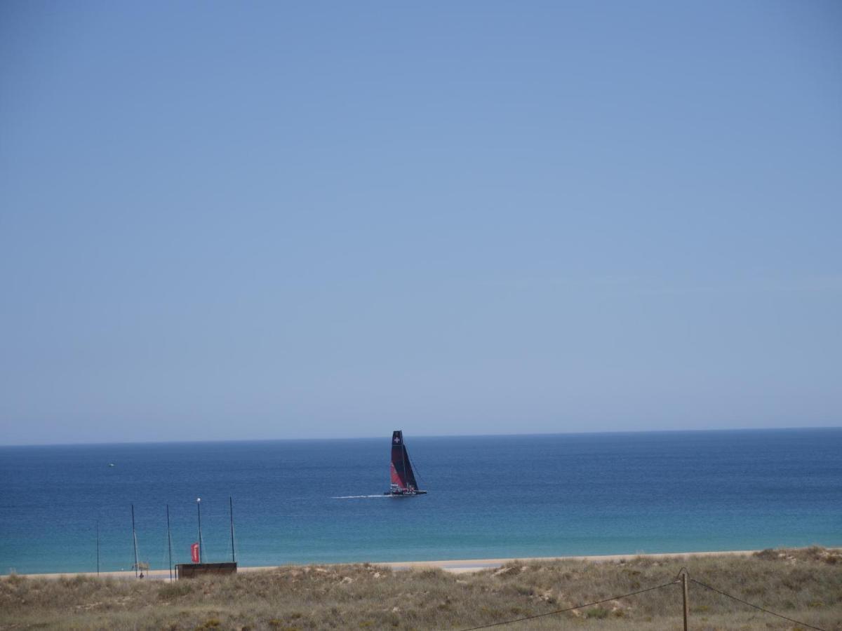 Cozy Apartment With Sea View Over Meia Praia ลากอส ภายนอก รูปภาพ